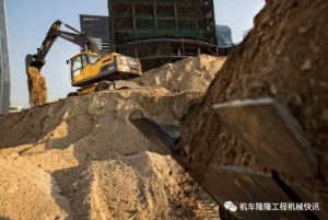 液壓油高溫，愁哭了多少挖機(jī)老板