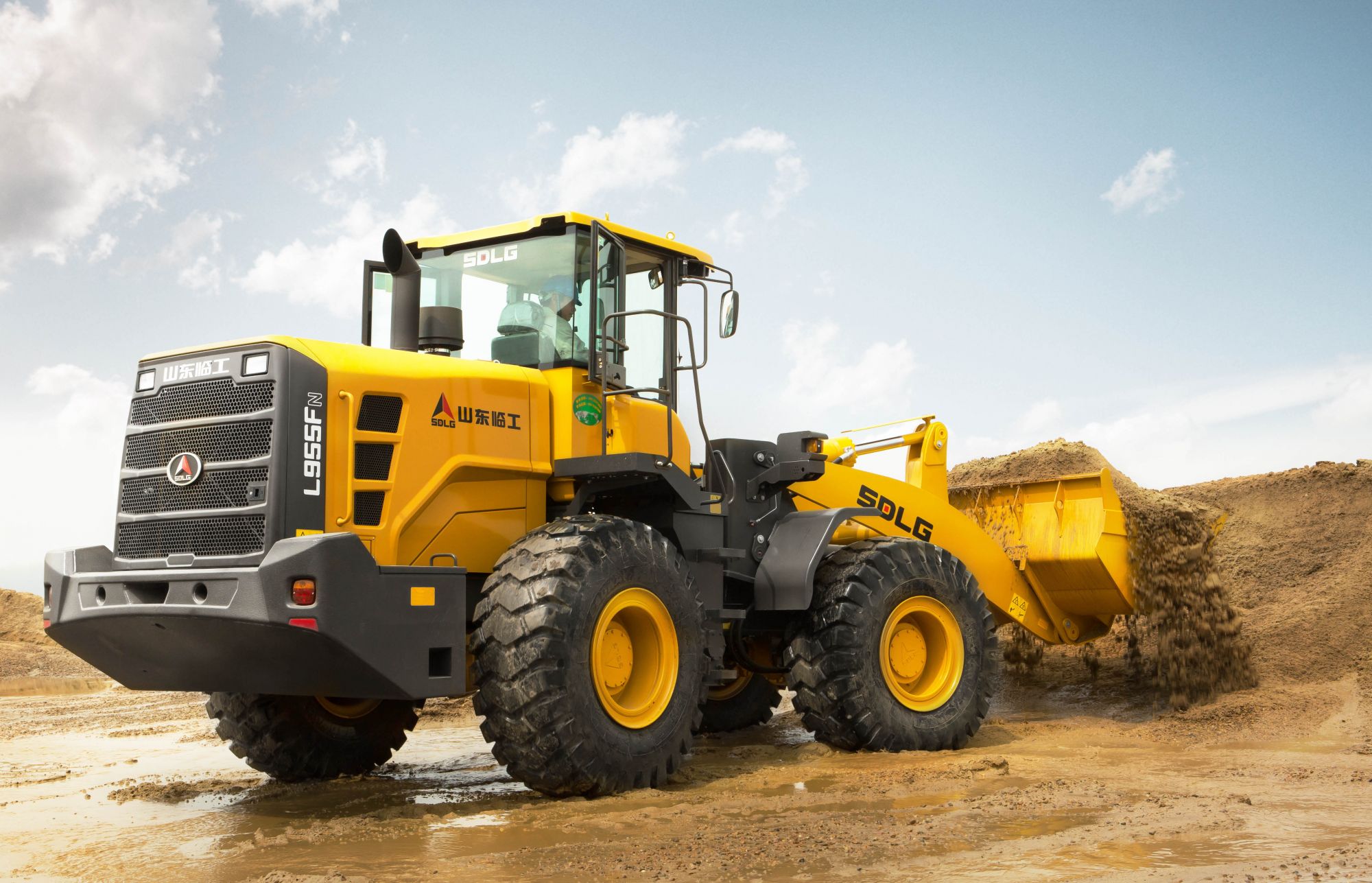 山東臨工L955F裝載機(jī)可靠耐用，節(jié)能高效